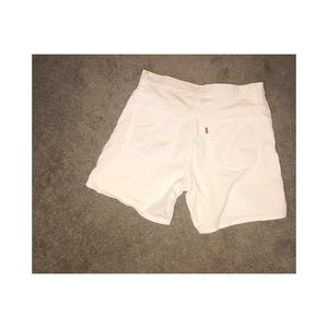 Vintage Levi’s high waisted shorts
